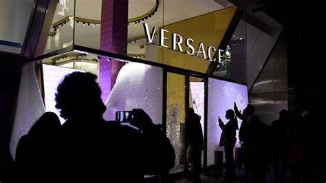 Versace Sample Sale Shuts Down After Fight Breaks Out: ‘Sale 